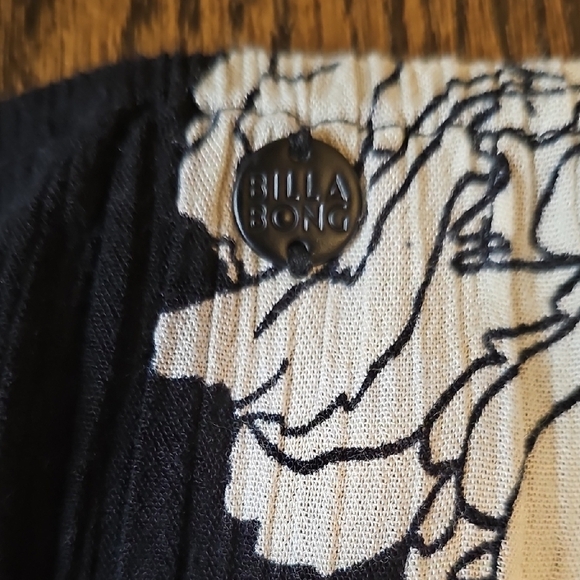 Billabong Black Floral Off The Shoulder Blouse - Picture 5 of 7